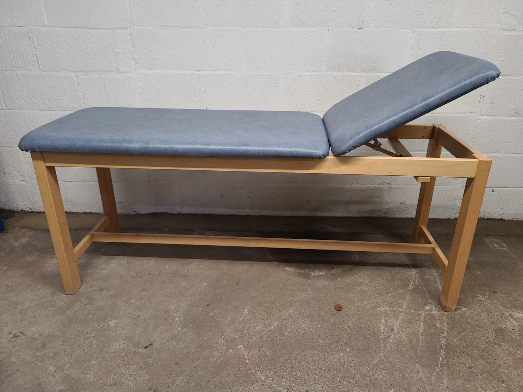 Image of 1x Huntleigh Akron A2900 Medical Examination Benches -188x64x76cm Lab