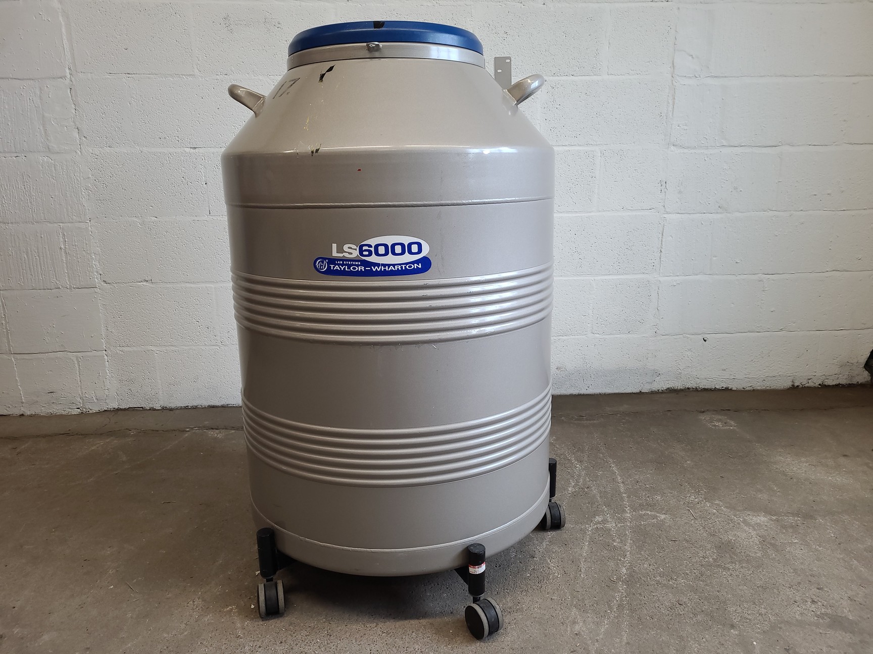 Image of Taylor-Wharton Liquid Nitrogen Cryogenic Storage Tank LS 6000 Lab