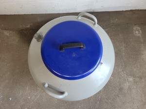 Thumbnail image of Statebourne Cryogenics Biorack Cryogenic Liquid Nitrogen Storage Tank Dewar Lab