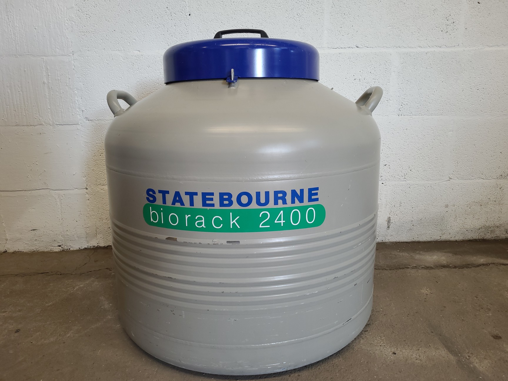 Image of Statebourne Cryogenics Biorack 2400 Liquid Nitrogen Storage Tank Lab