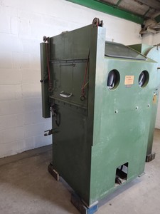 Thumbnail image of Vacu-Honer DH 883 Sand Blasting Cabinet Engineering