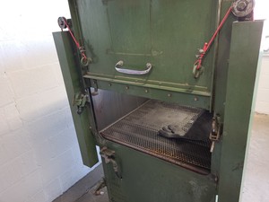 Thumbnail image of Vacu-Honer DH 883 Sand Blasting Cabinet Engineering