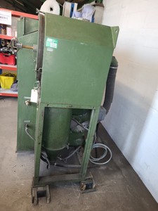 Thumbnail image of Vacu-Honer DH 883 Sand Blasting Cabinet Engineering