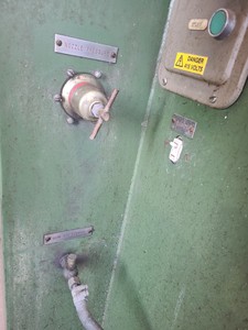 Thumbnail image of Vacu-Honer DH 883 Sand Blasting Cabinet Engineering
