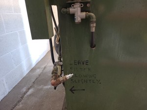 Thumbnail image of Vacu-Honer DH 883 Sand Blasting Cabinet Engineering