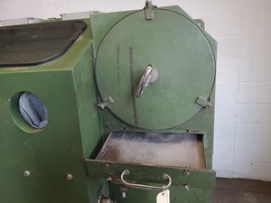 Thumbnail image of Vacu-Honer DH 883 Sand Blasting Cabinet Engineering