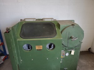 Thumbnail image of Vacu-Honer DH 883 Sand Blasting Cabinet Engineering