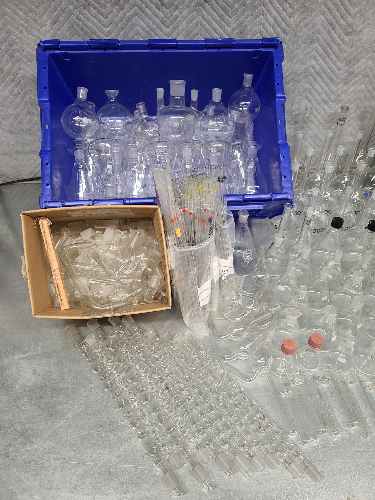 Image of Lot of Laboratory Glassware Flasks, Tubes, Boiling, Volumetric, Evaporators Lab