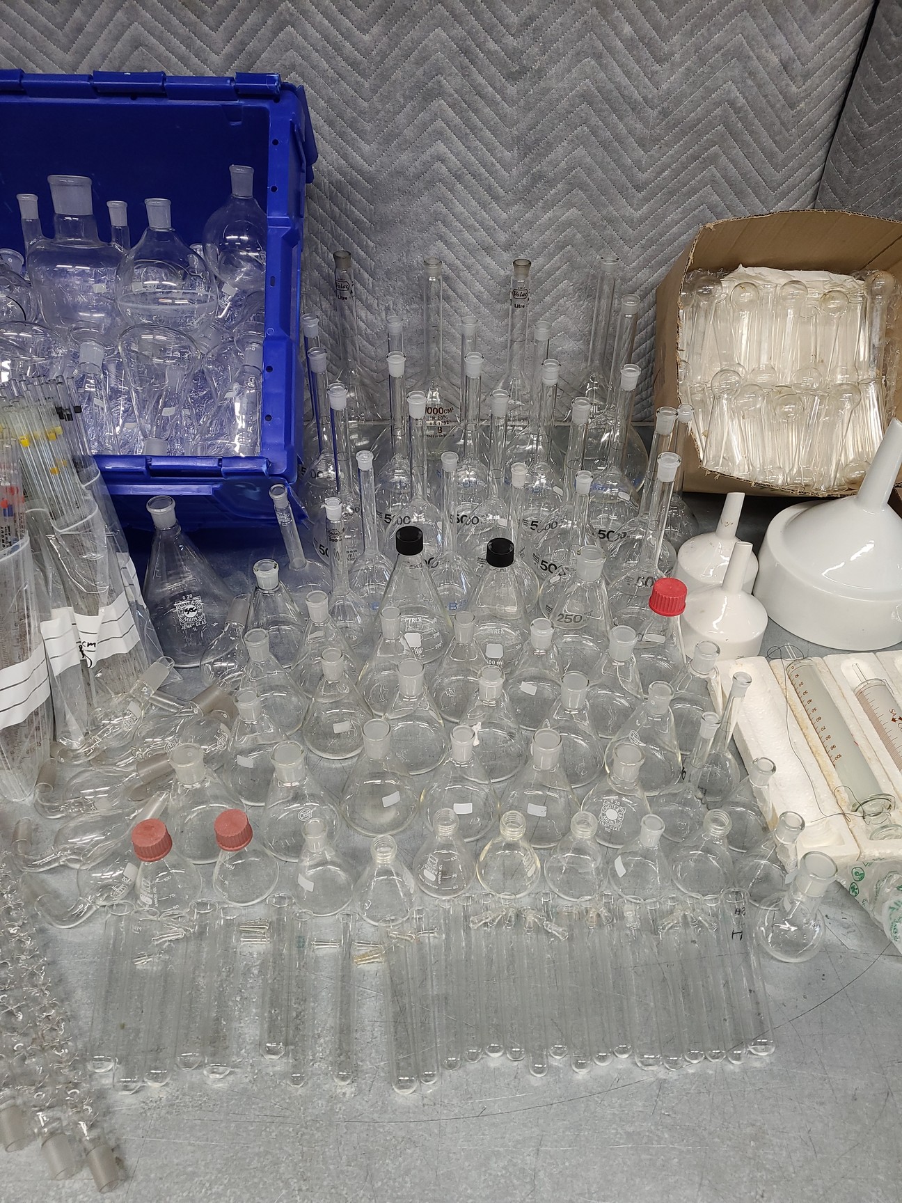 Image of Lot of Laboratory Glassware Flasks, Tubes, Boiling, Volumetric, Evaporators Lab