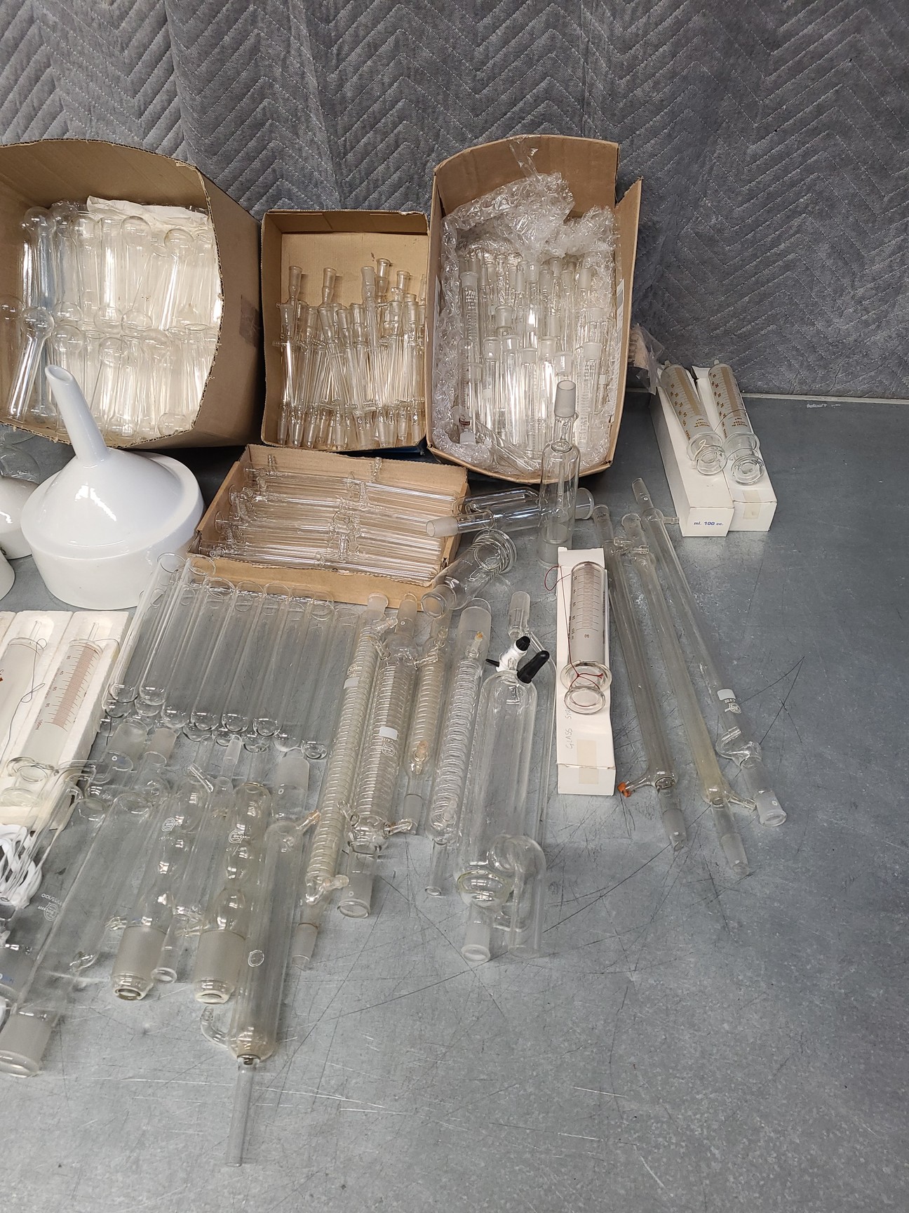 Image of Lot of Laboratory Glassware Flasks, Tubes, Boiling, Volumetric, Evaporators Lab