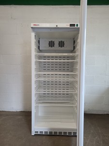 Thumbnail image of LTH HG 5.1 M GN_2/8 490L Medical Laboratory Refrigerator Fridge Lab