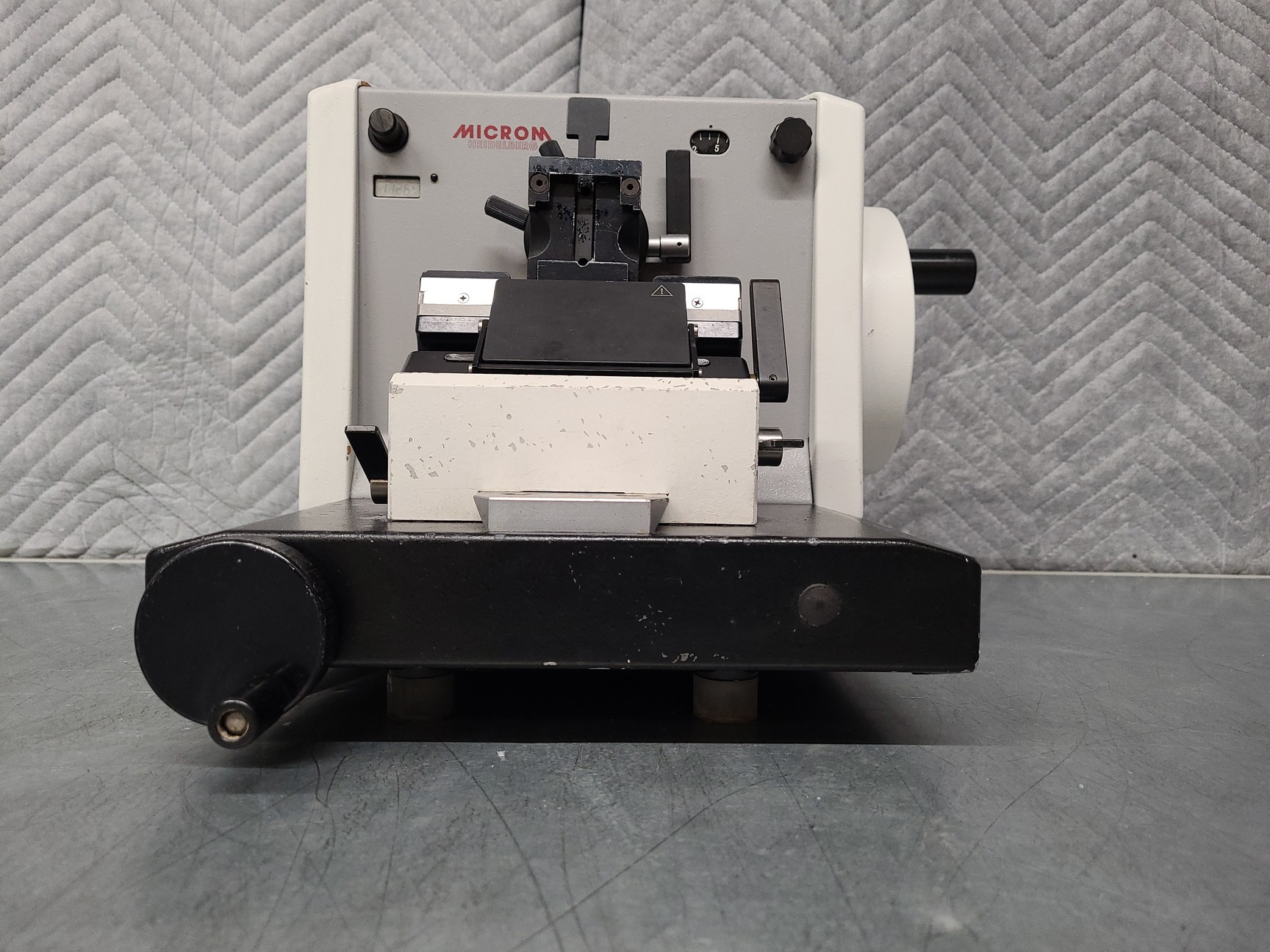 Image of Micron HM330 Rotary Microtome Lab