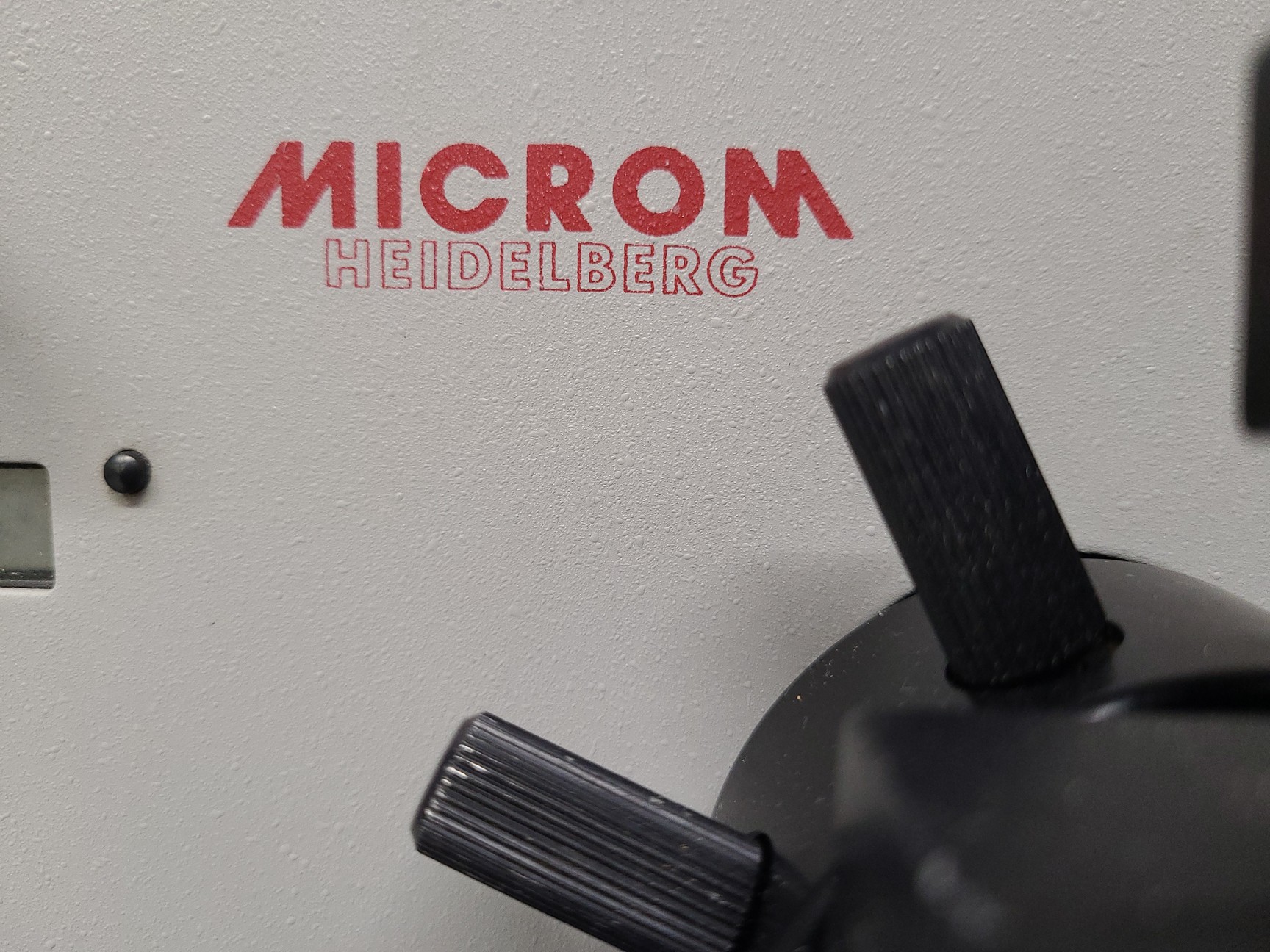 Image of Micron HM330 Rotary Microtome Lab