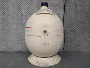Thumbnail image of Statebourne Cryogenics LA 25 Liquid Nitrogen Storage Tank (25L) Lab