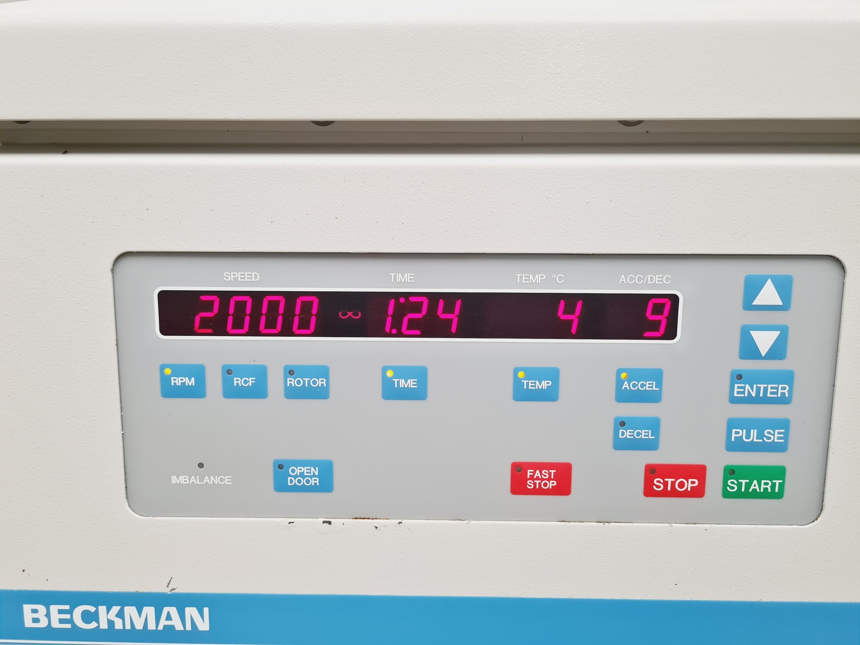 Image of Beckman Avanti 30 Compact Centrifuge with F0850 Rotor & Manual 