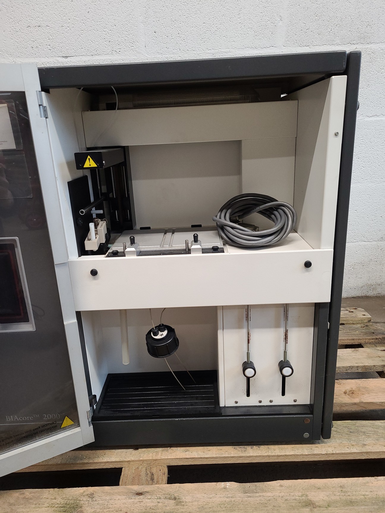 Image of GE BIAcore TM 2000 SPR Surface Plasmon Resonance System Lab