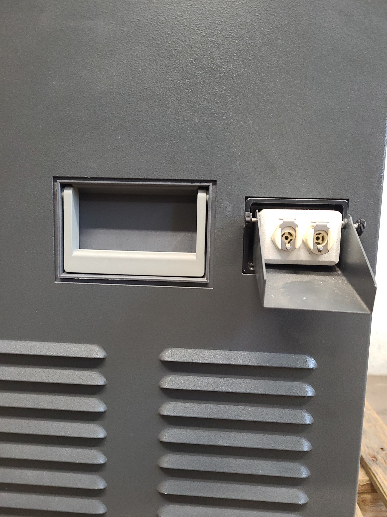 Image of GE BIAcore TM 2000 SPR Surface Plasmon Resonance System Lab