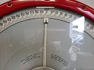 Thumbnail image of Avery Scales 3205 CLE Industrial Weighing Scales 1500lb Vintage Retro Film Prop