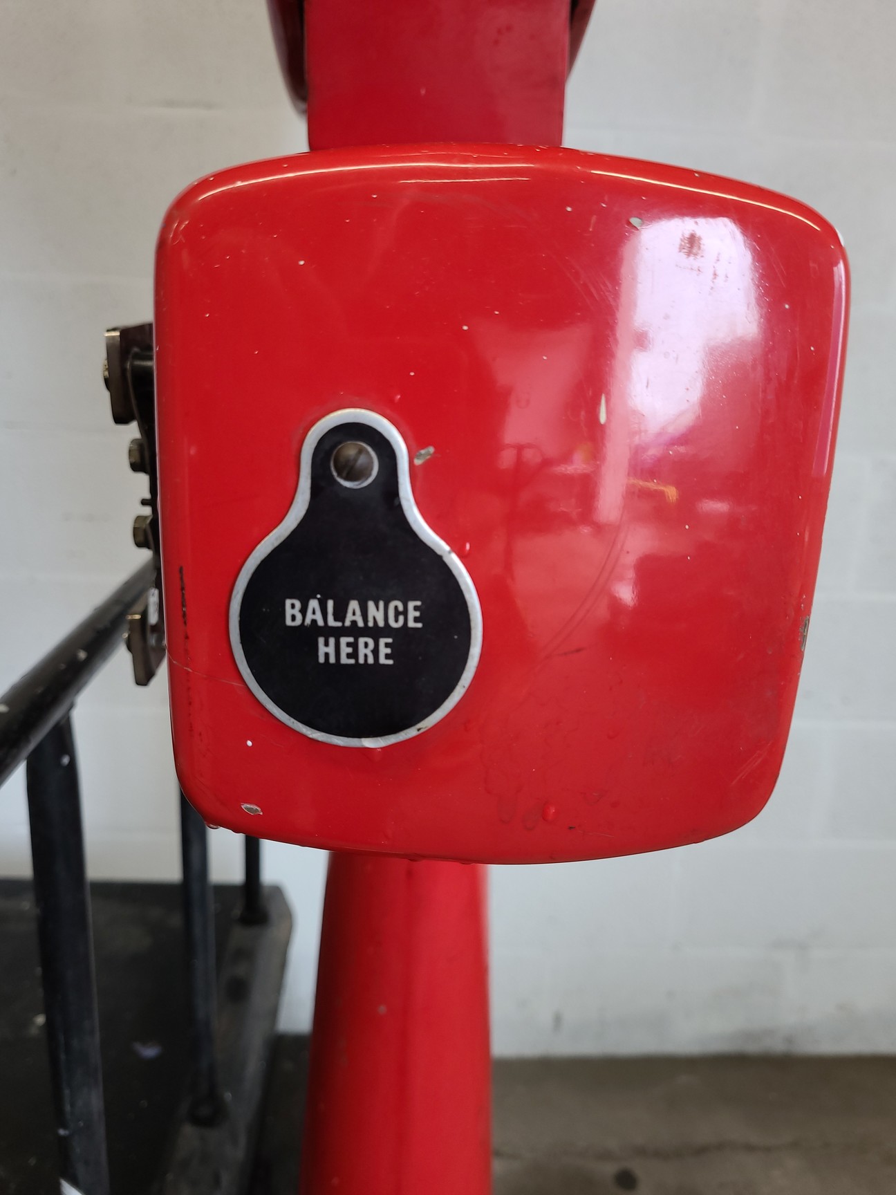 Image of Avery Scales 3205 CLE Industrial Weighing Scales 1500lb Vintage Retro Film Prop