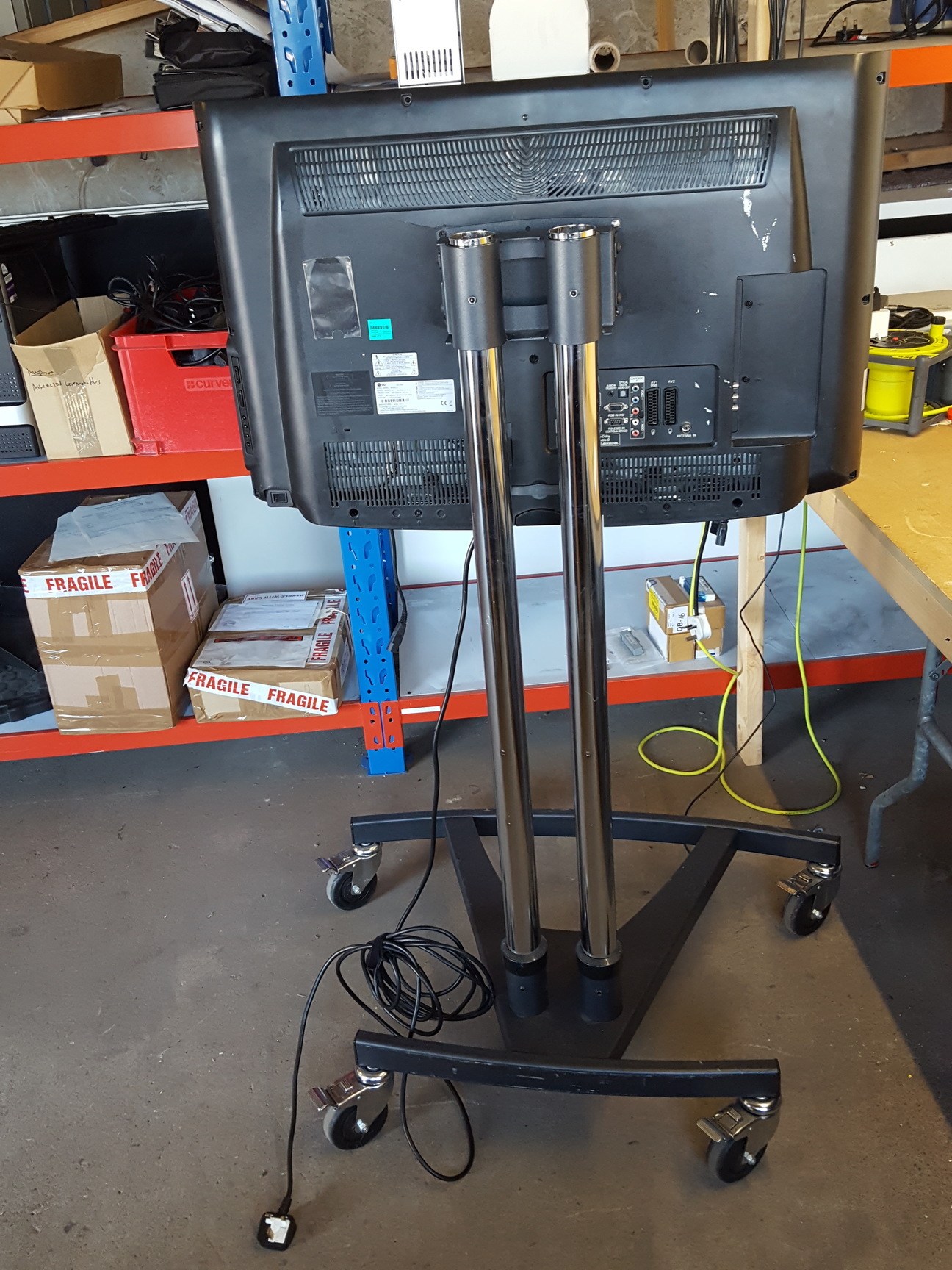 Image of LG TV 32' With Stand - No Remote Controller 