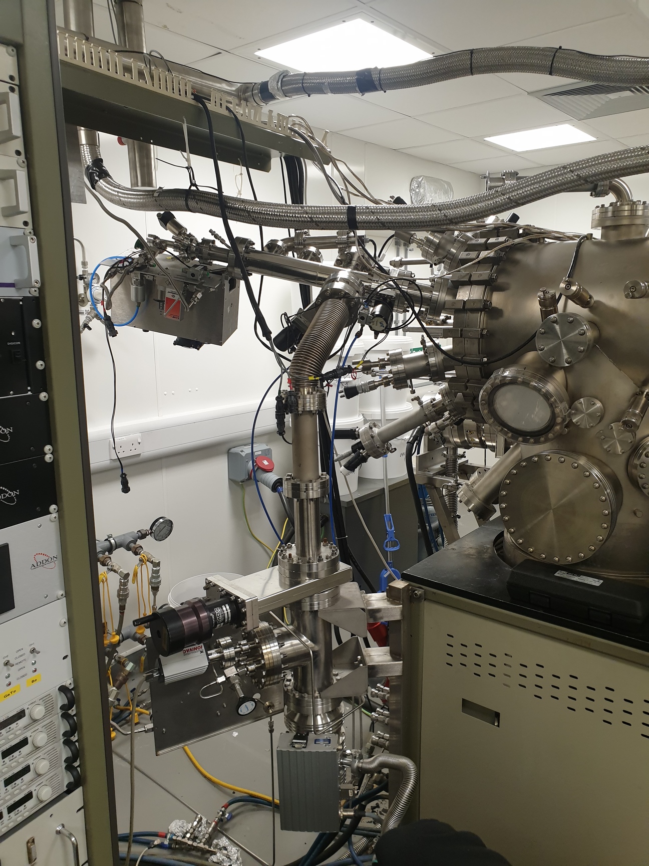 Image of MBE GEN 2 Molecular Beam Epitaxy System 