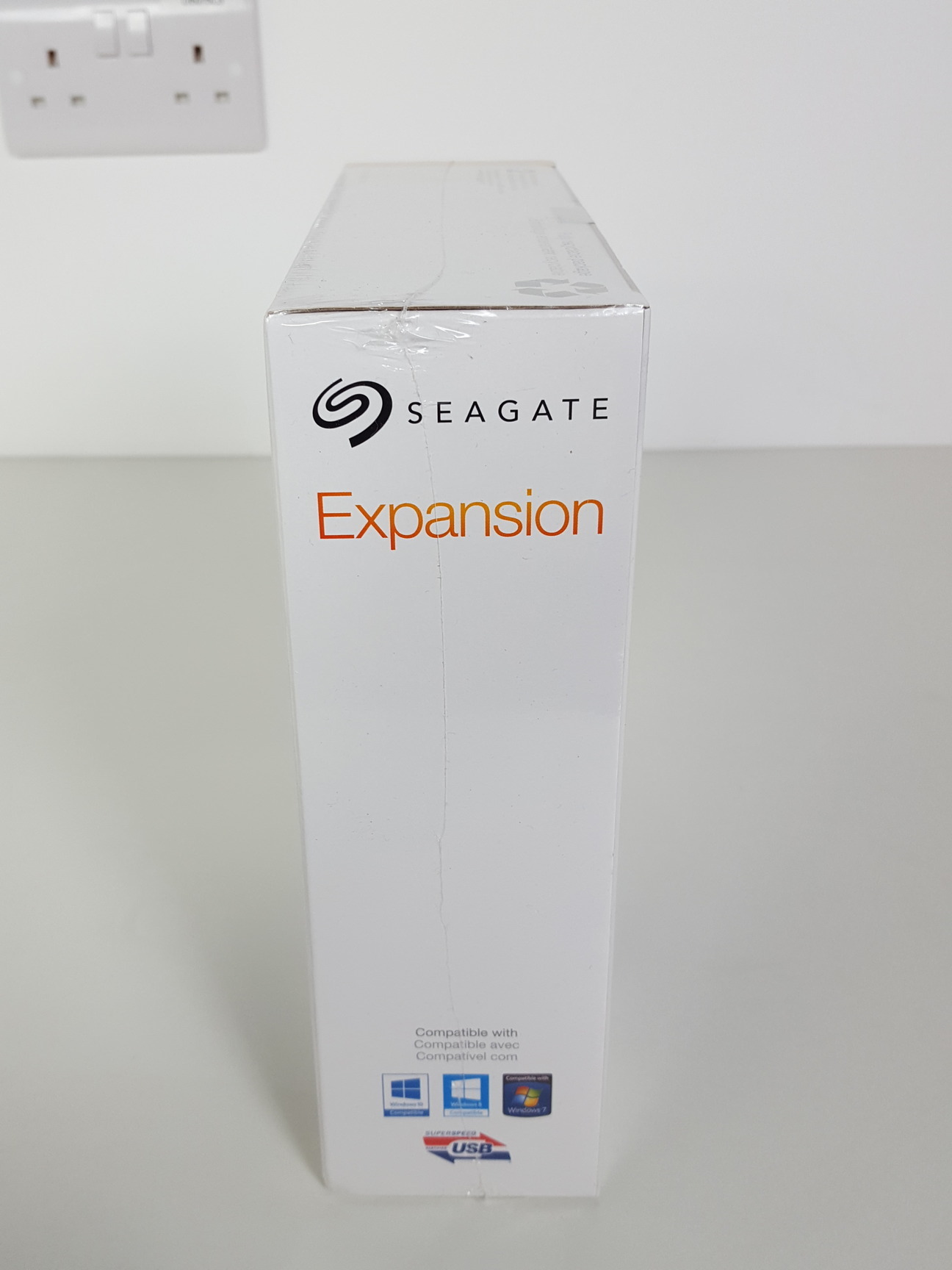 Image of Seagate Expansion 2TB Desktop Hard Drive SRD0NF2 1TFAD1-570