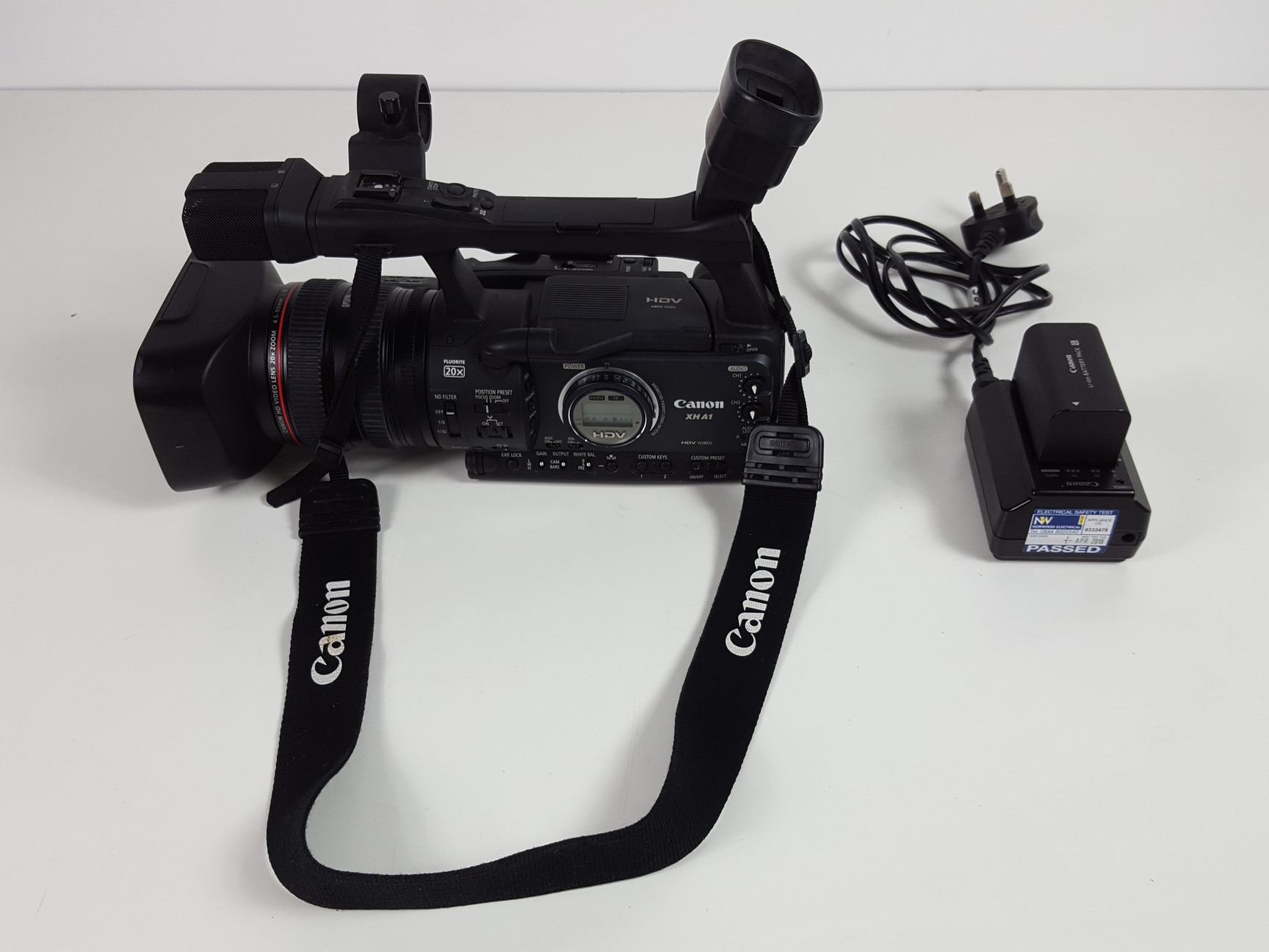 Image of Canon XH A1 Camcorder HDV 1080i Video Camera & Charger with Spare Battery