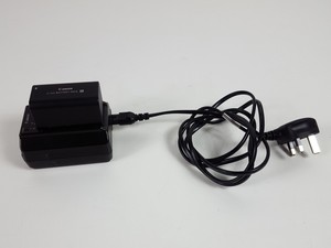 Thumbnail image of Canon XH A1 Camcorder HDV 1080i Video Camera & Charger with Spare Battery
