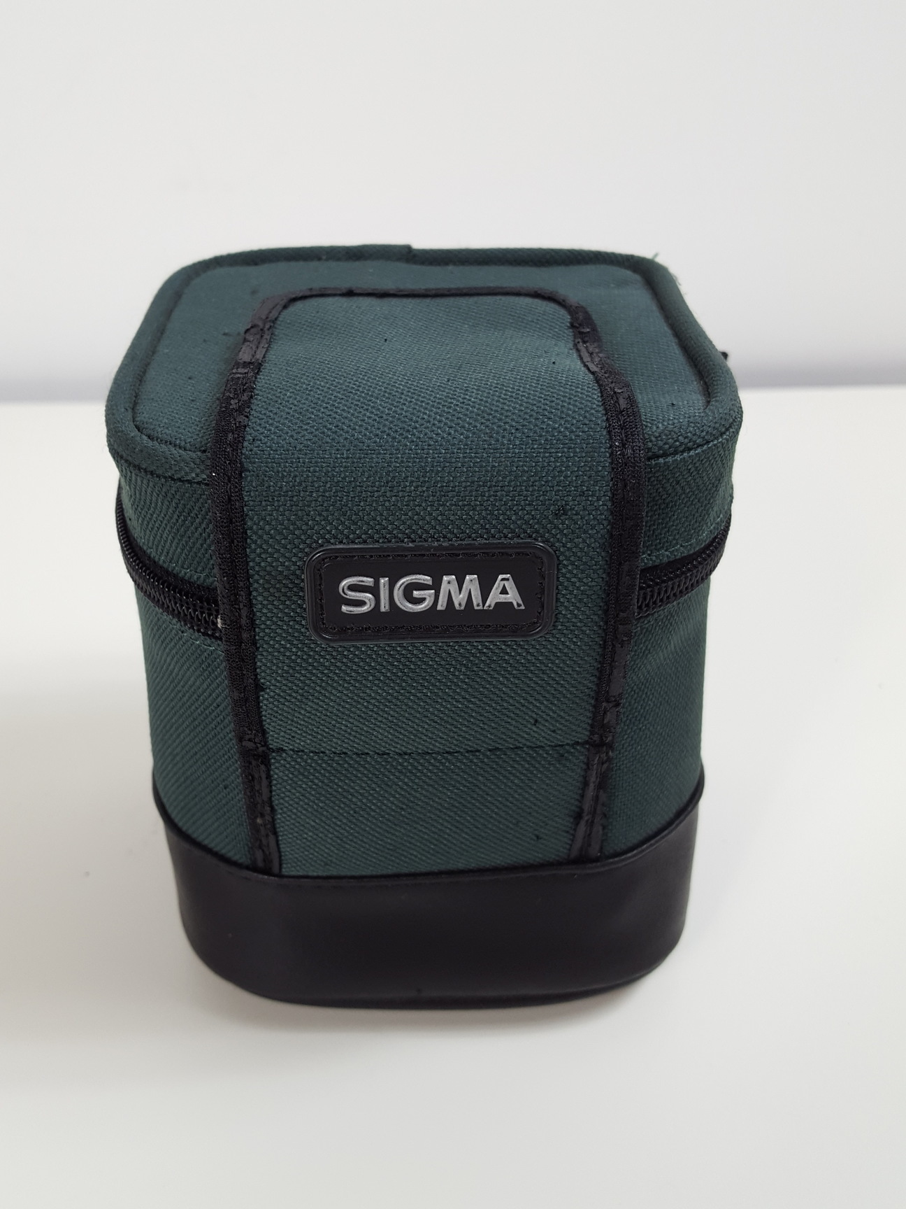 Image of Sigma 17-35mm 1:2.8-4 Ø 82 Zoom Aspherical Lens HSM for Canon AF