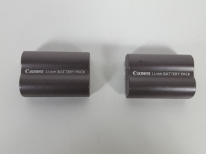 Thumbnail image of Canon EOS D30 Digital Camera & Charger + 2 Spare Battery Packs