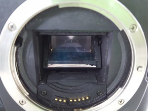 Thumbnail image of Canon EOS D30 Digital Camera & Charger + 2 Spare Battery Packs
