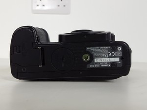 Thumbnail image of Canon EOS D30 Digital Camera & Charger + 2 Spare Battery Packs
