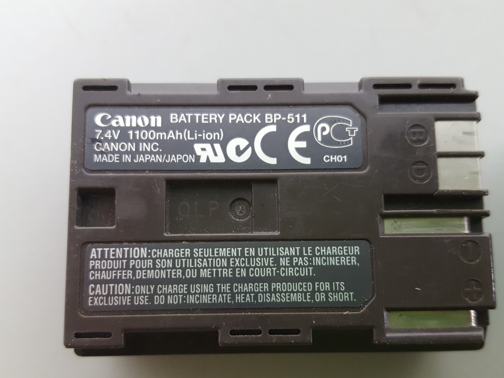 Image of Canon EOS D30 Digital Camera & Charger + 2 Spare Battery Packs