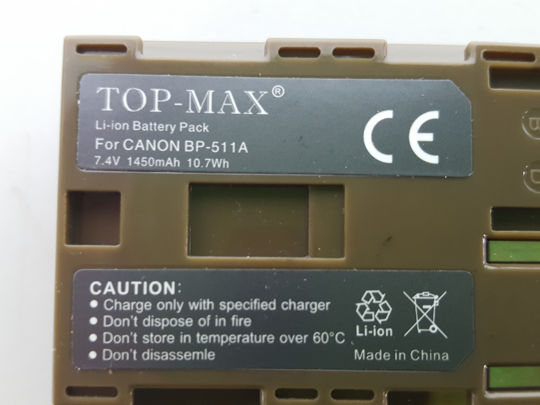 Image of Canon EOS D30 Digital Camera & Charger + 2 Spare Battery Packs