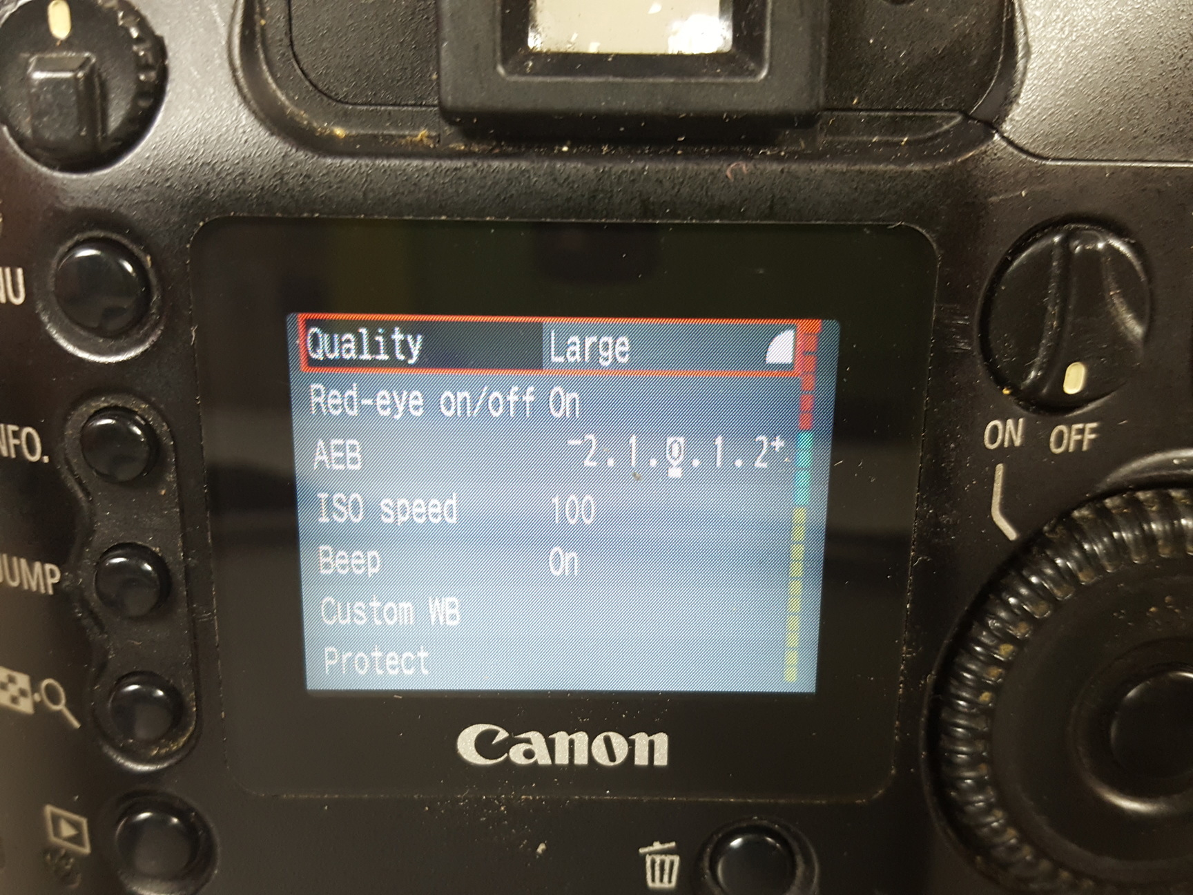 Image of Canon EOS D30 Digital Camera & Charger + 2 Spare Battery Packs