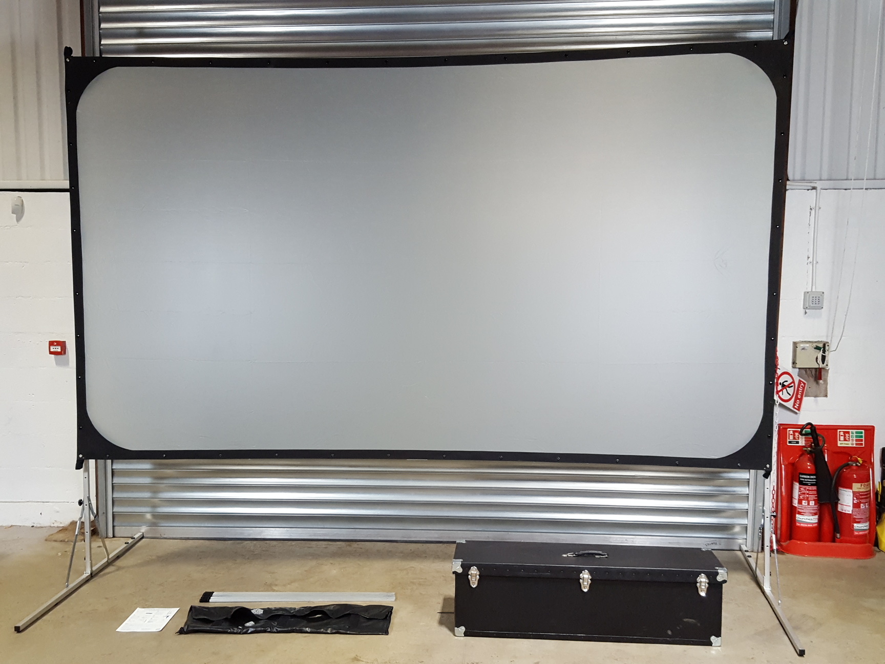 Image of Harkins Screens Easi-Rect Rear Projection Stand and Screen 12' x 6'11" 366x274cm