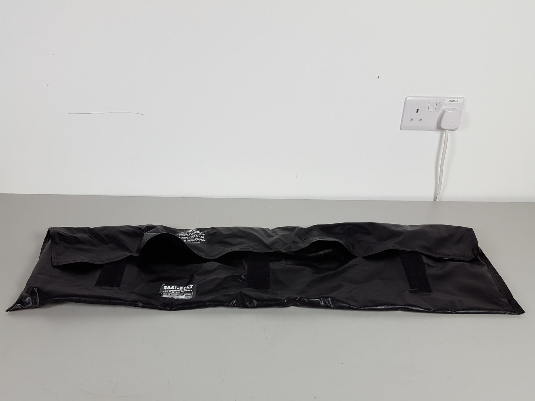 Image of Harkins Screens Easi-Rect Rear Projection Stand and Screen 12' x 6'11" 366x274cm