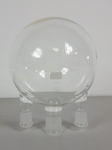 Thumbnail image of Job Lot Jointed Lab Glassware, Round Bottomed Flasks, Condensers, Chemistry