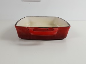 Thumbnail image of 22 x Vogue Red Rectangular Cast Iron Dishes 2.8 Litre GH320 for Hot Food Servery