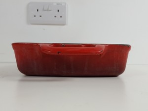 Thumbnail image of 22 x Vogue Red Rectangular Cast Iron Dishes 2.8 Litre GH320 for Hot Food Servery
