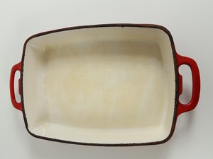 Thumbnail image of 22 x Vogue Red Rectangular Cast Iron Dishes 2.8 Litre GH320 for Hot Food Servery
