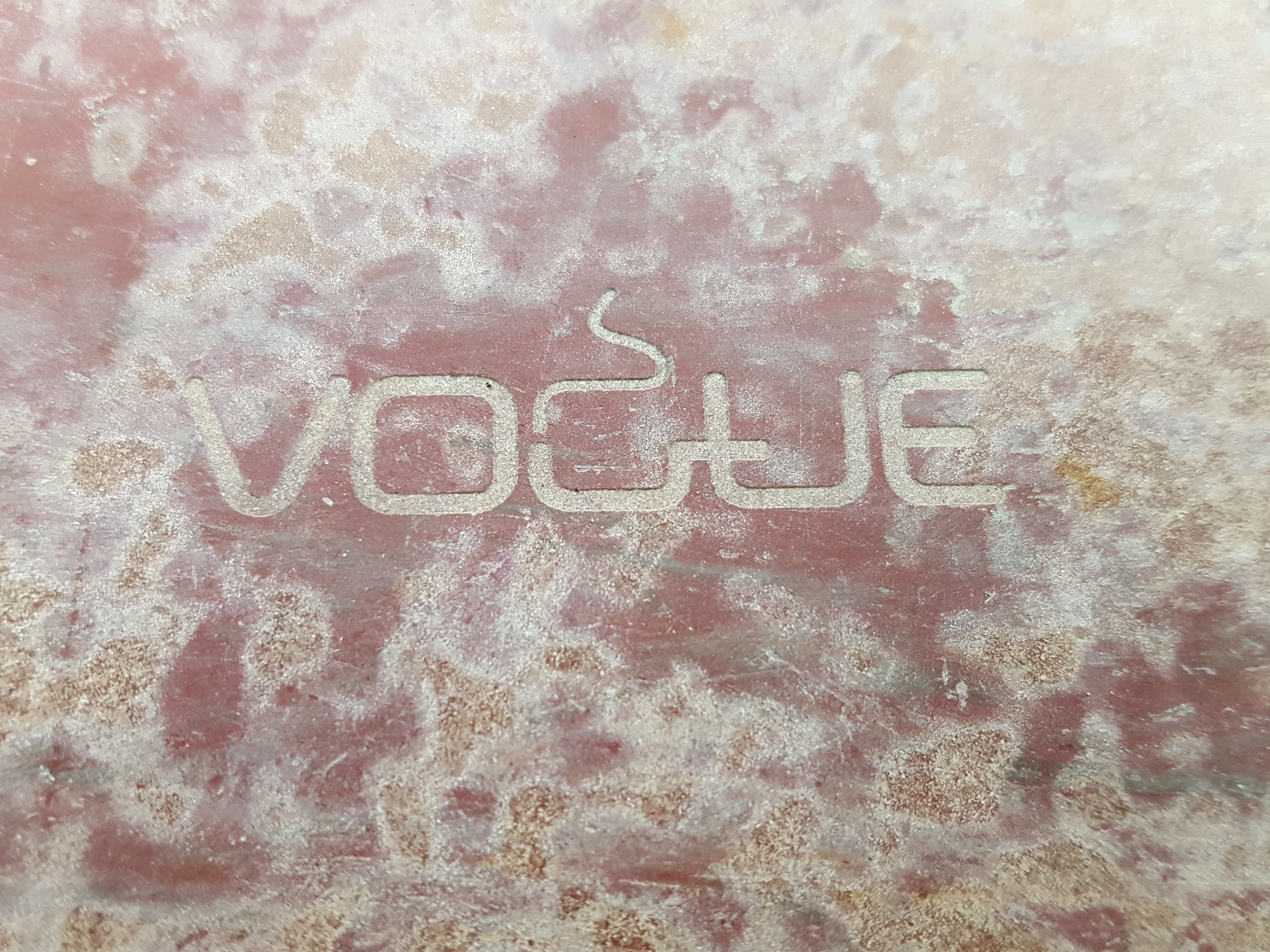 Image of 22 x Vogue Red Rectangular Cast Iron Dishes 2.8 Litre GH320 for Hot Food Servery