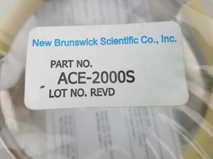 Thumbnail image of 4 x Eppendorf New Brunswick Flask Holders ACE-2000S Lab Clamps 2L Erlenmeyer 