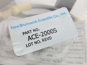 Thumbnail image of 5 x New Brunswick Scientific Eppendorf 2l Erlenmeyer Flask Clamps ACE-2000S Lab