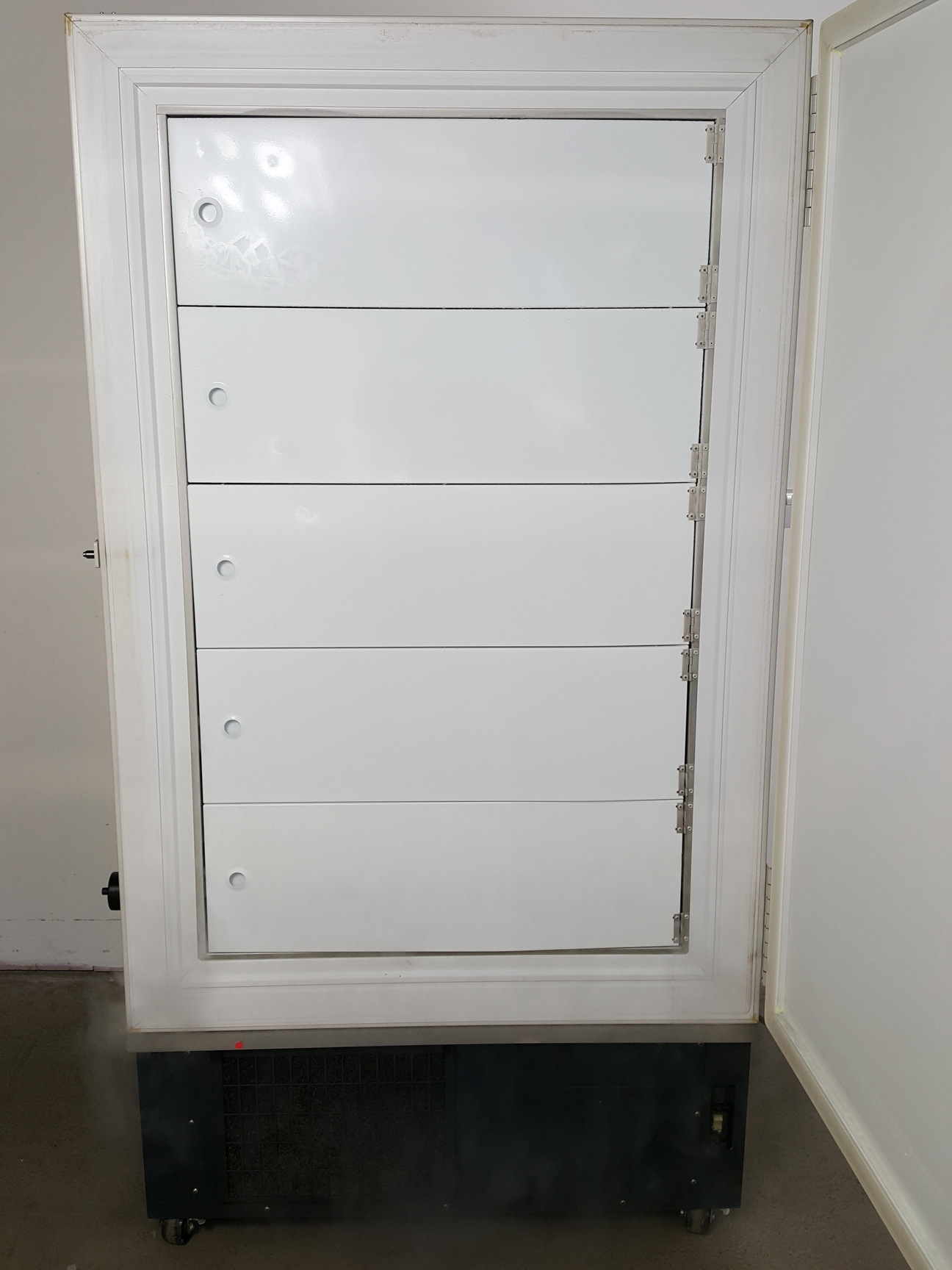 Image of New Brunswick -86 Ultra Low Temperature Freezer Model - U570 -86 HEF Lab