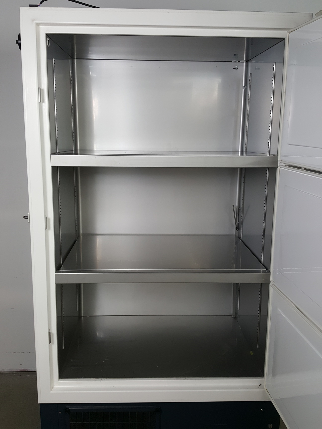 Image of New Brunswick Scientific Ultra Low Temperature Freezer U725 -86