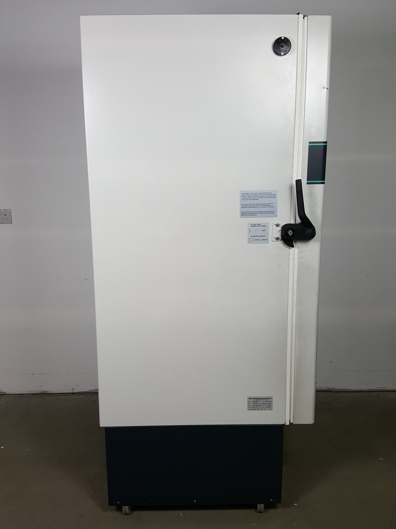 Image of New Brunswick Scientific Ultra Low Temperature Freezer U725 -86