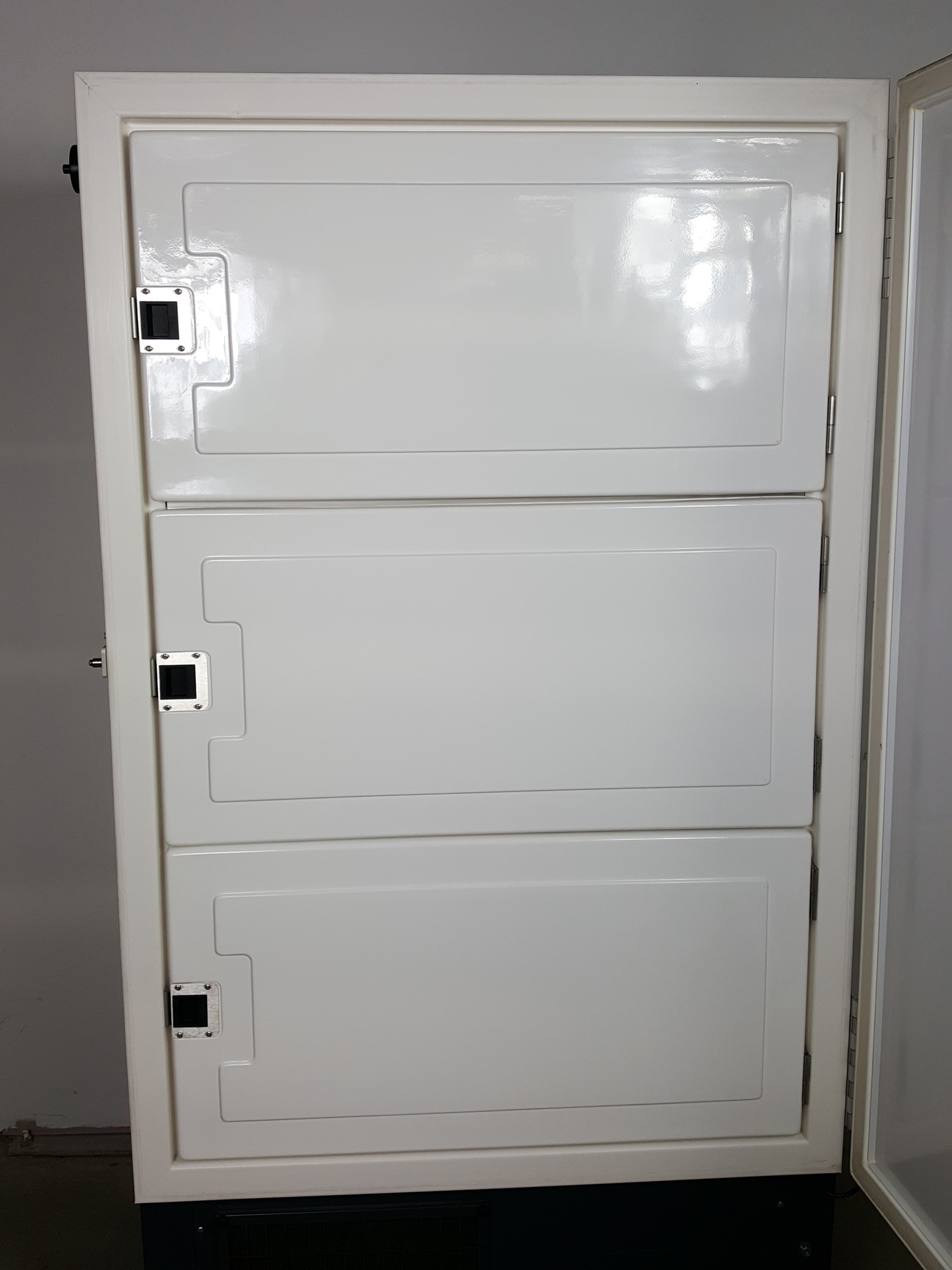 Image of New Brunswick Scientific Ultra Low Temperature Freezer U725 -86
