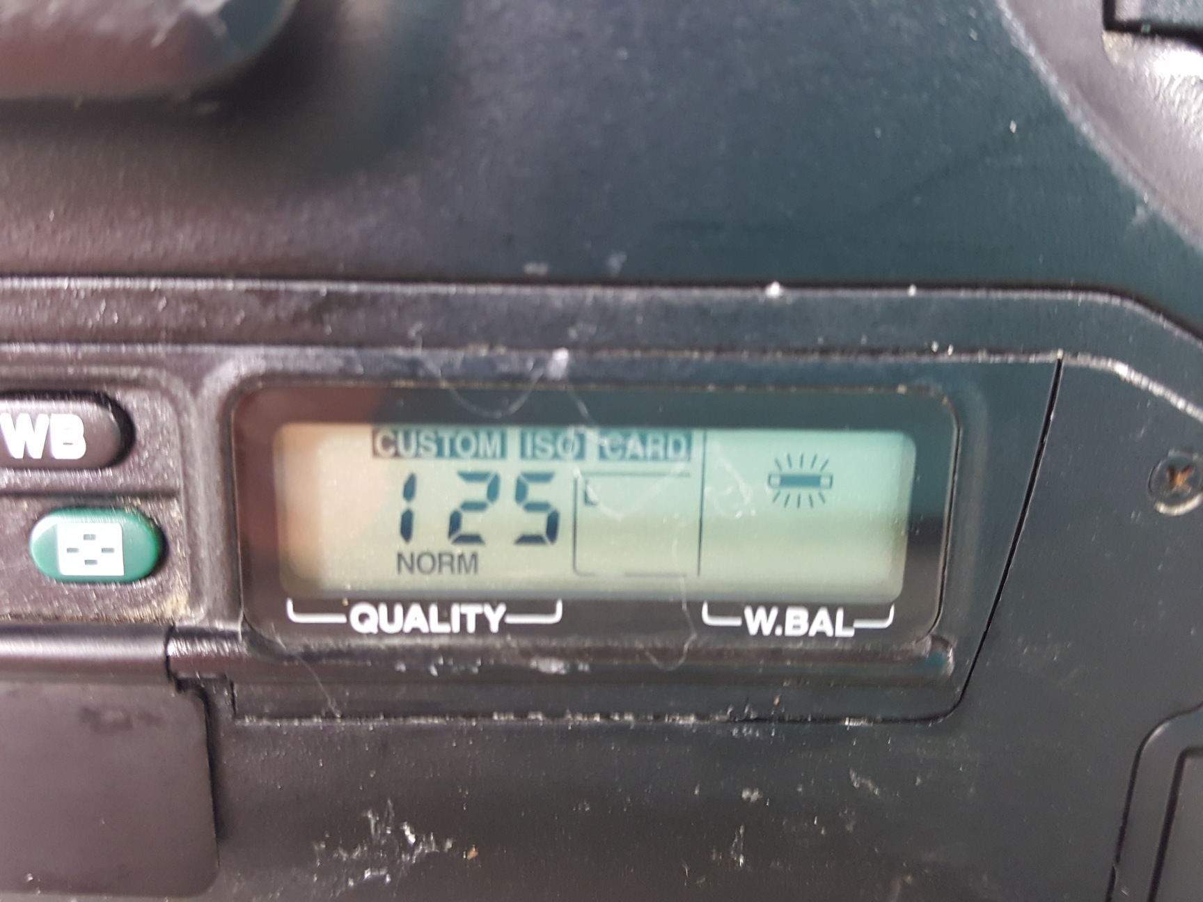 Image of NIKON D1 X 5.47 Megapixel SLR Digital Camera
