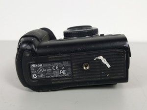 Thumbnail image of NIKON D1 X 5.47 Megapixel SLR Digital Camera
